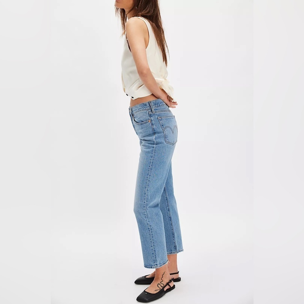 Levi's® Wedgie Icon Fit Jeans Classic Straight Leg | These Dreams Wash | Size 29 - Picture 3 of 16